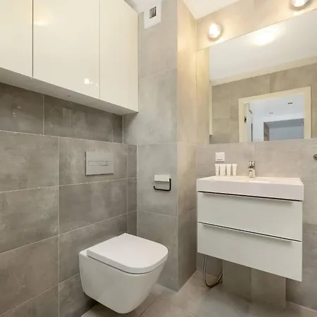 Cosy With Garden By Renters