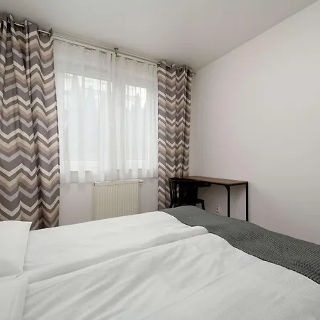 Cosy With Garden By Renters