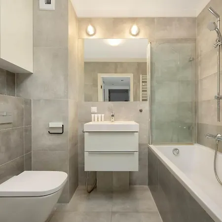 Cosy With Garden By Renters * Breslavia